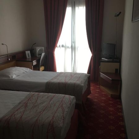 Ch Hotel Giada Inn Arese Extérieur photo